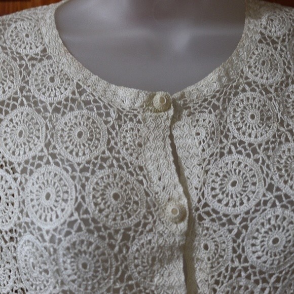 Vintage Red Peacock Hand Crochet White Lace Cardigan Cottagecore Boho Top LG - Picture 4 of 12